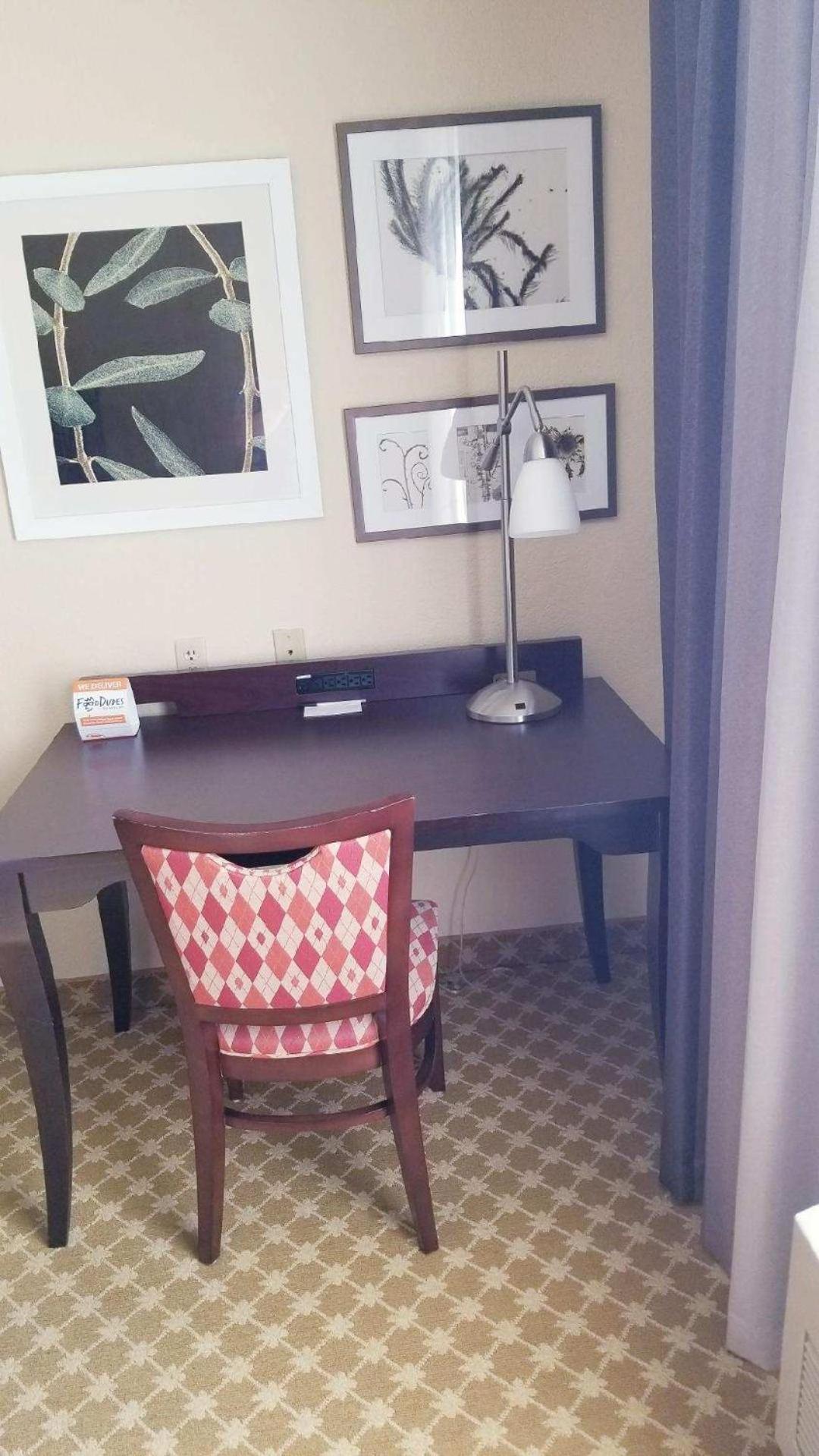 Quality Inn & Suites Alexandria Bagian luar foto